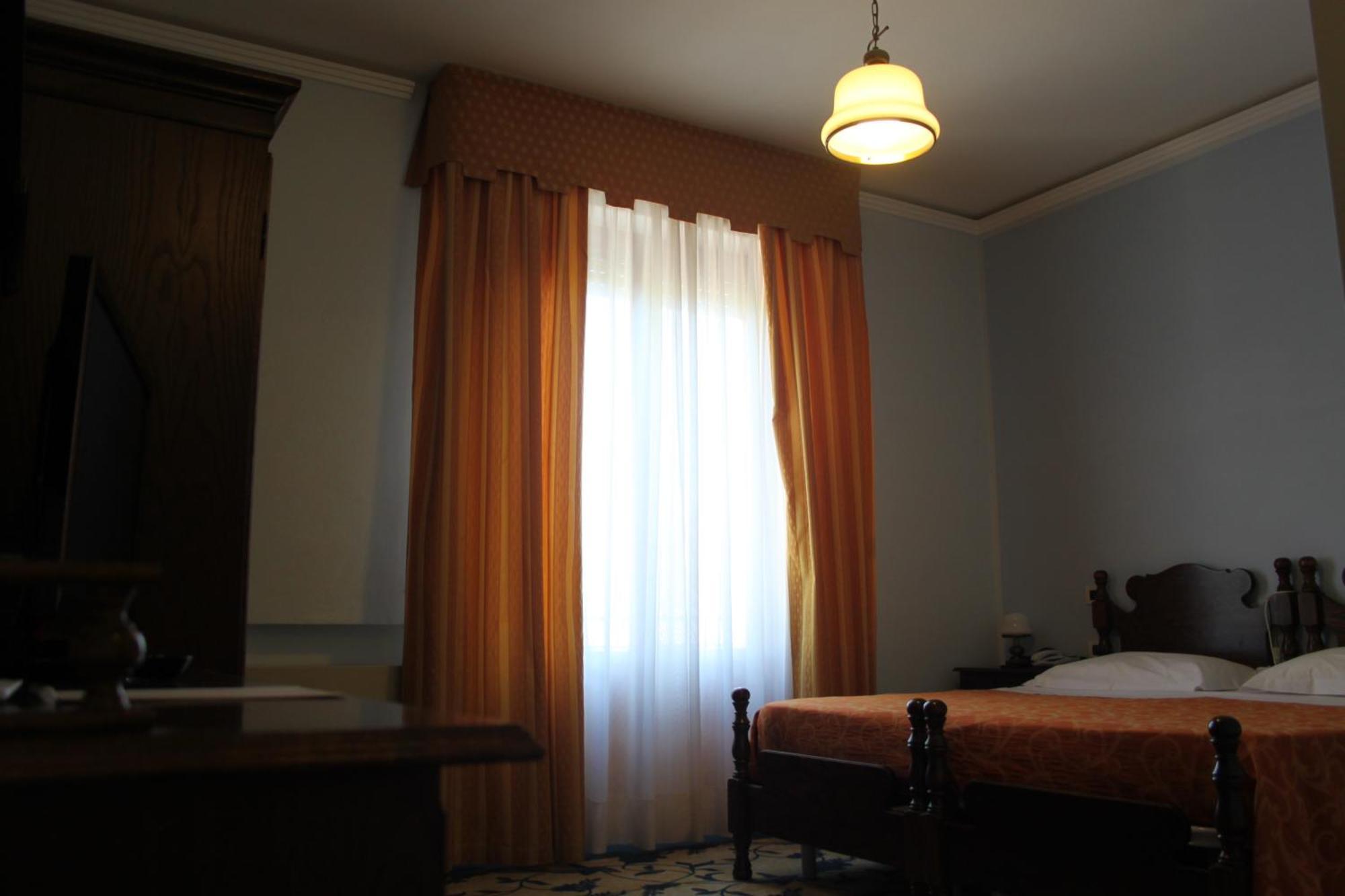 Hotel Girasole Civitanova Marche Eksteriør billede