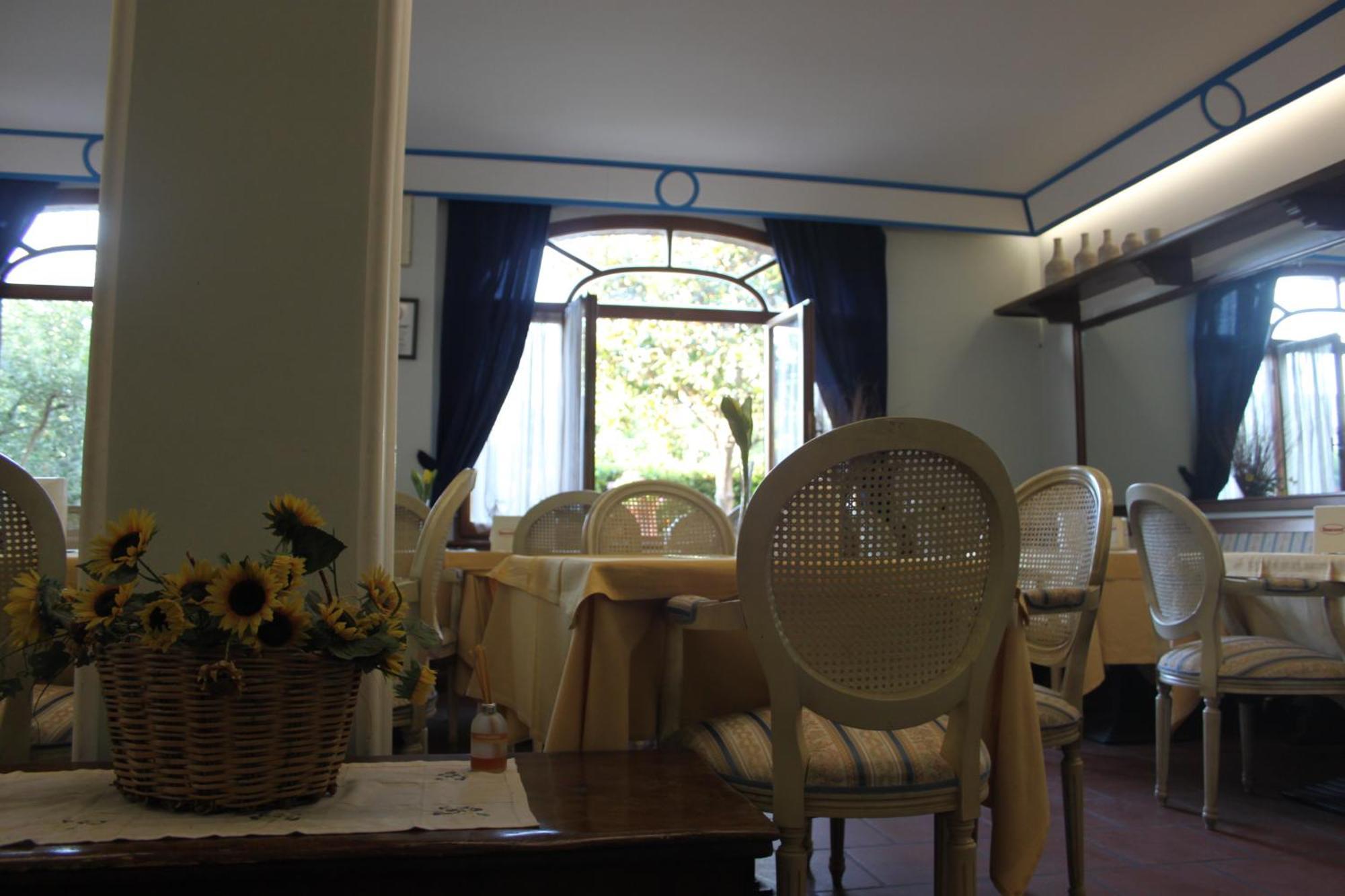 Hotel Girasole Civitanova Marche Eksteriør billede