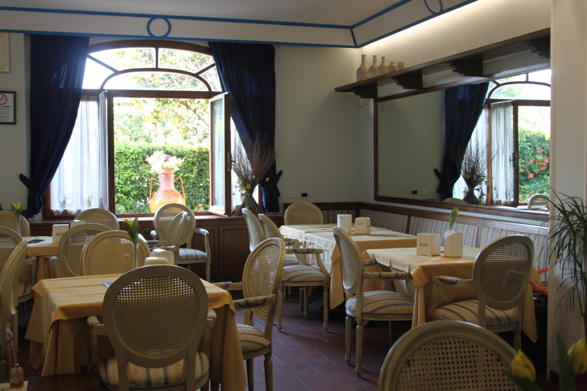 Hotel Girasole Civitanova Marche Eksteriør billede