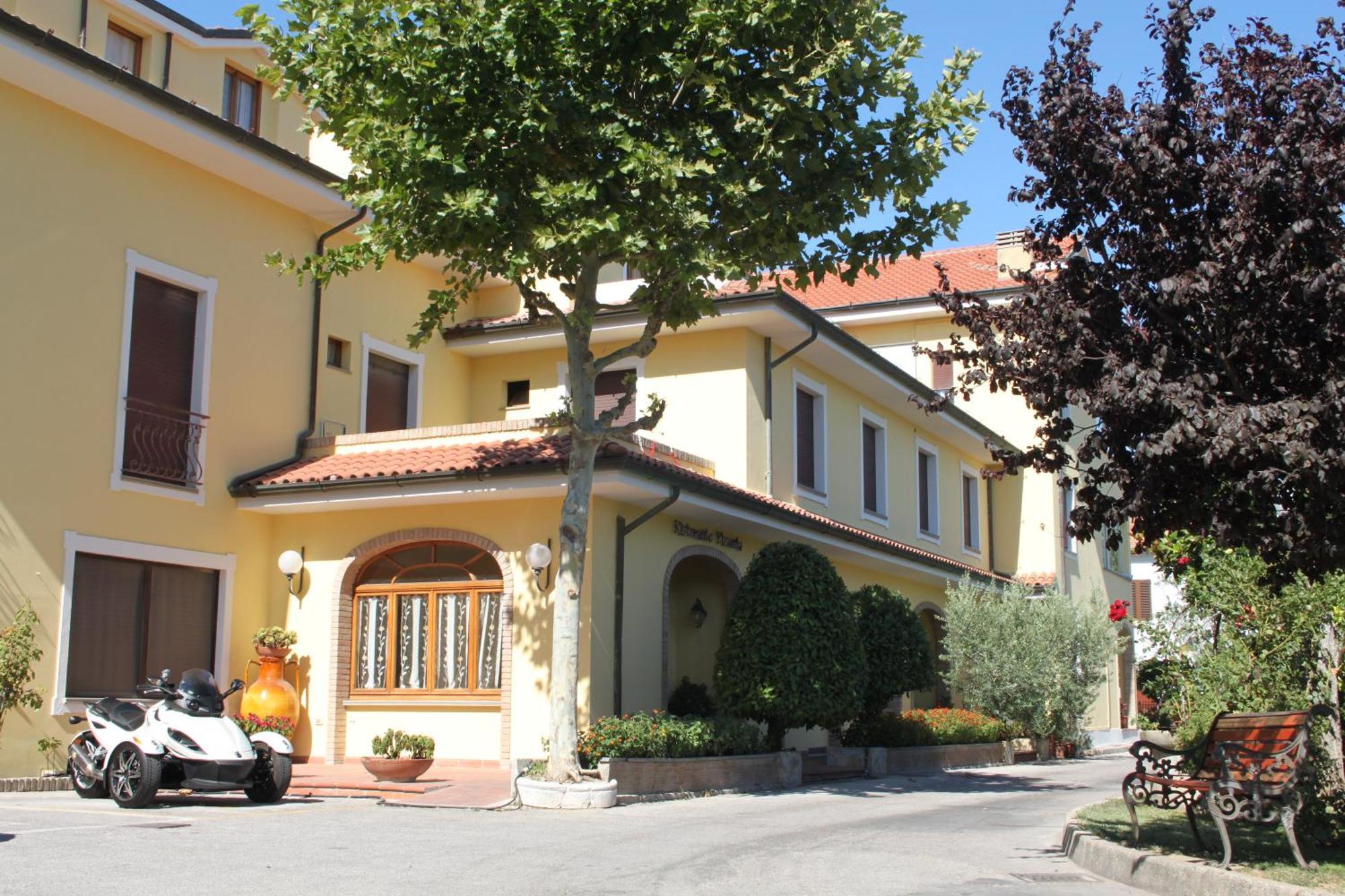 Hotel Girasole Civitanova Marche Eksteriør billede
