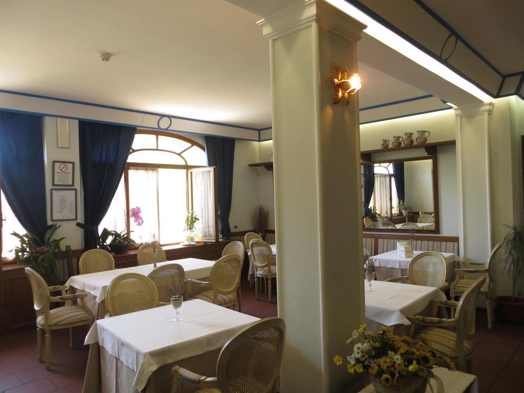 Hotel Girasole Civitanova Marche Eksteriør billede