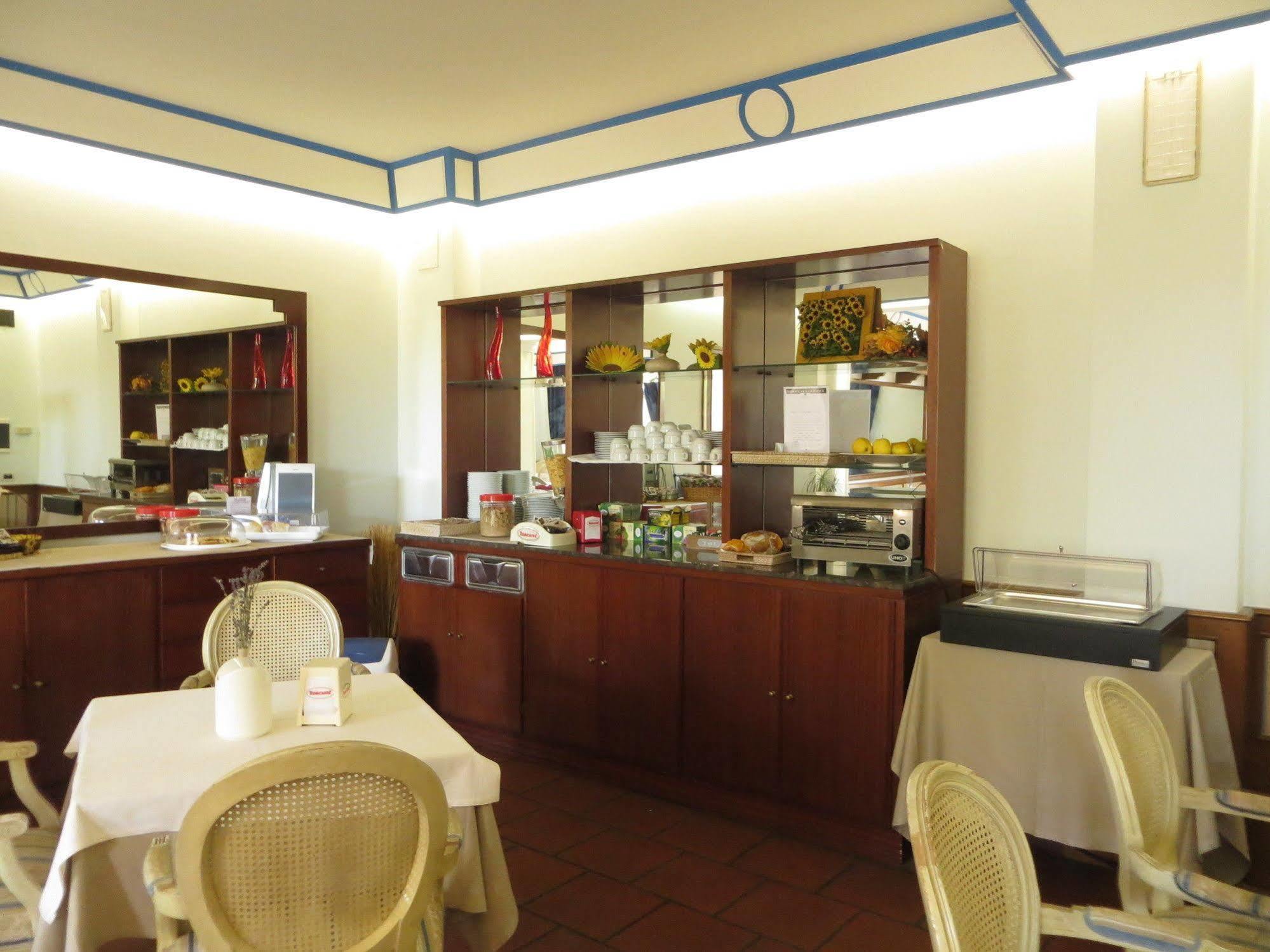 Hotel Girasole Civitanova Marche Eksteriør billede