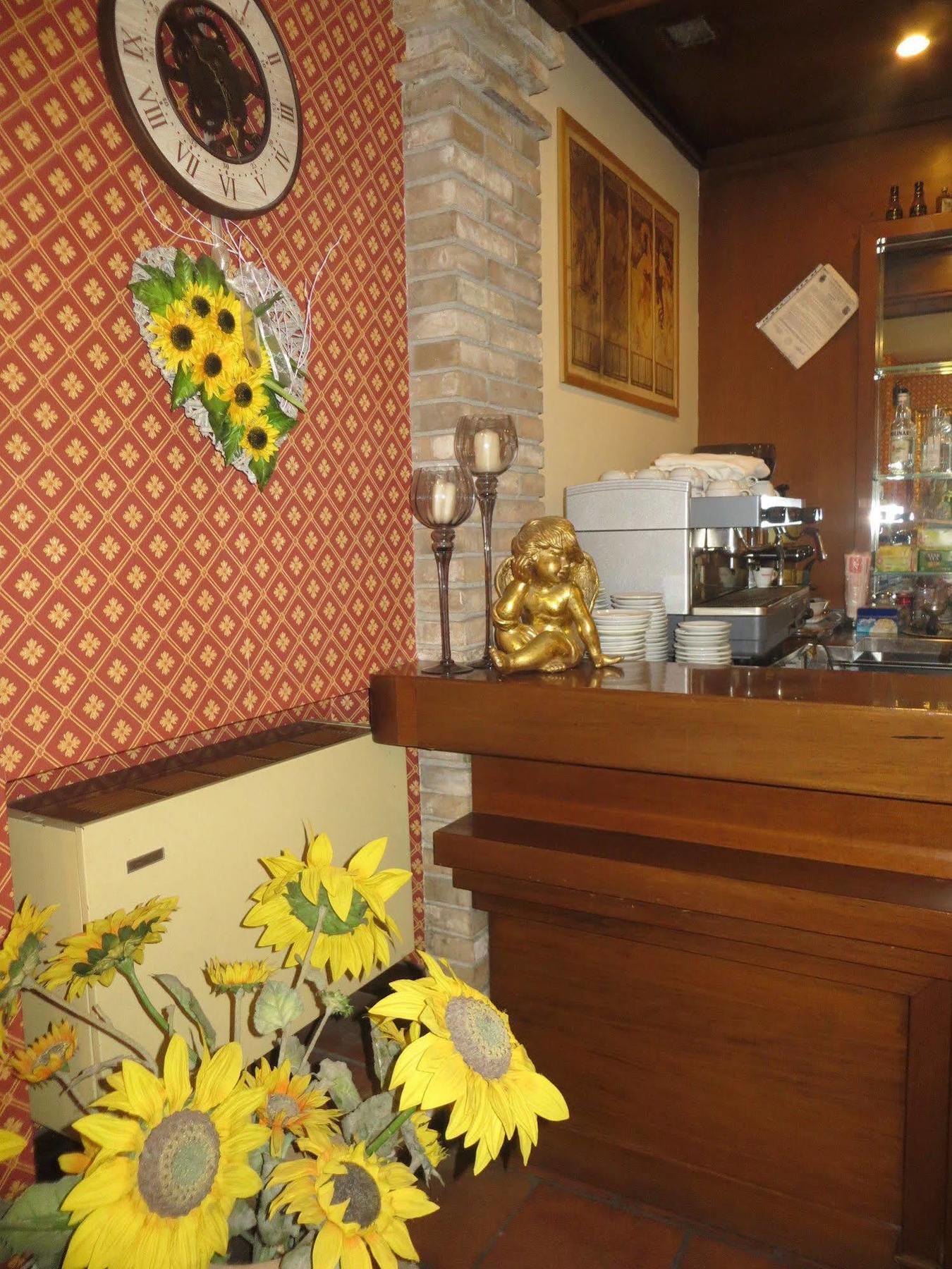 Hotel Girasole Civitanova Marche Eksteriør billede