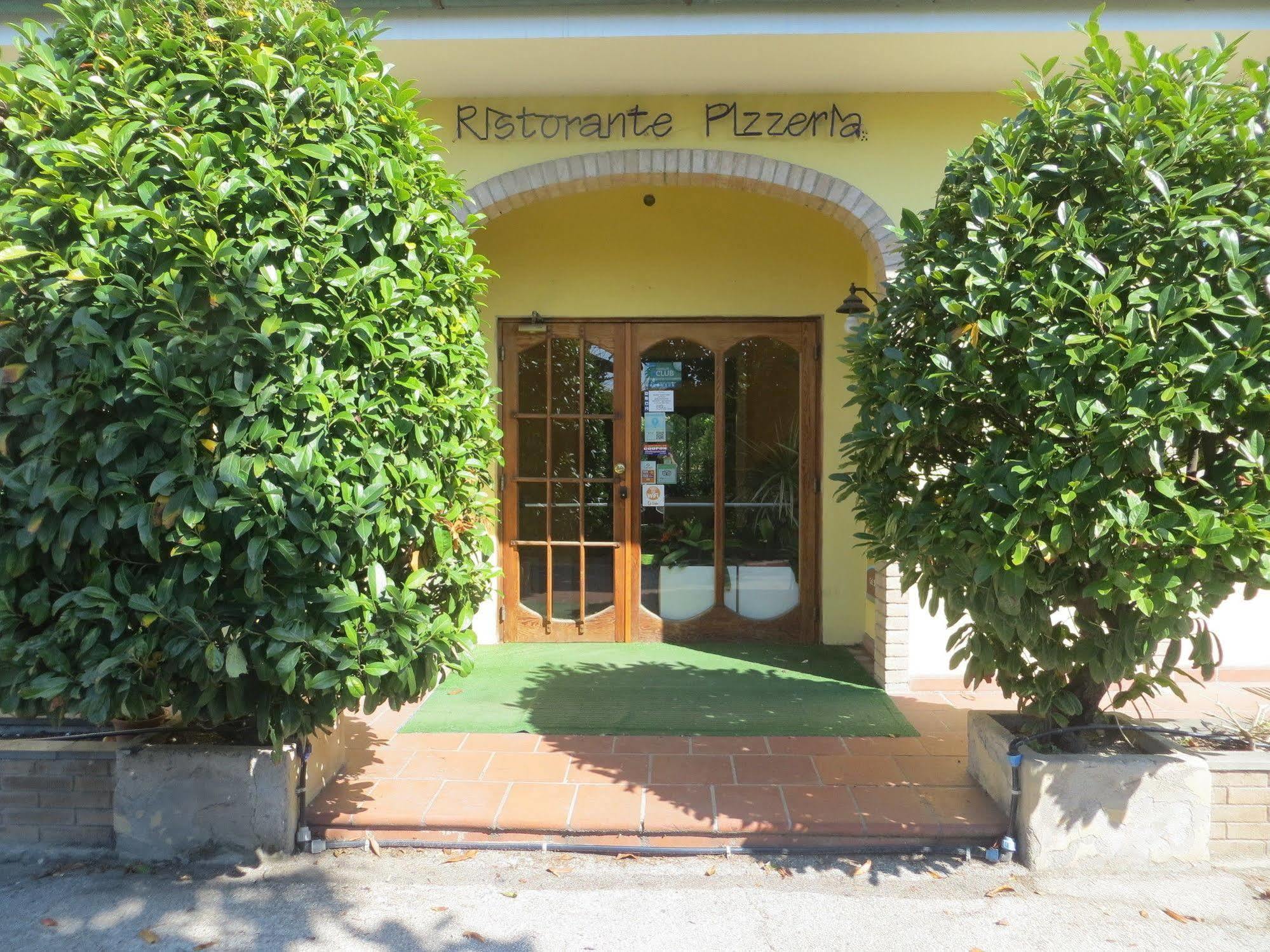 Hotel Girasole Civitanova Marche Eksteriør billede