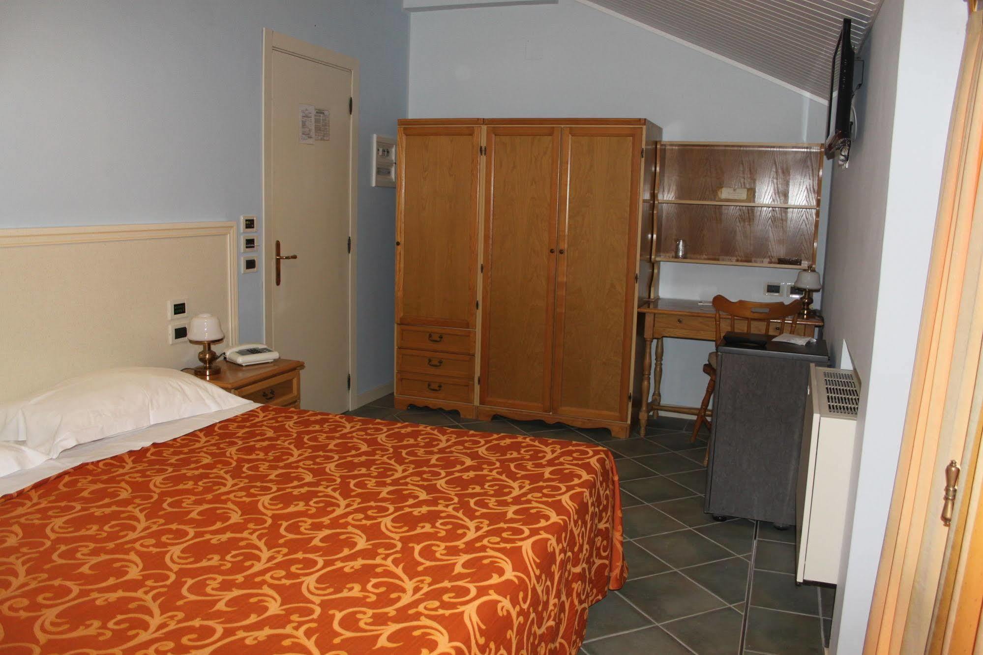 Hotel Girasole Civitanova Marche Eksteriør billede